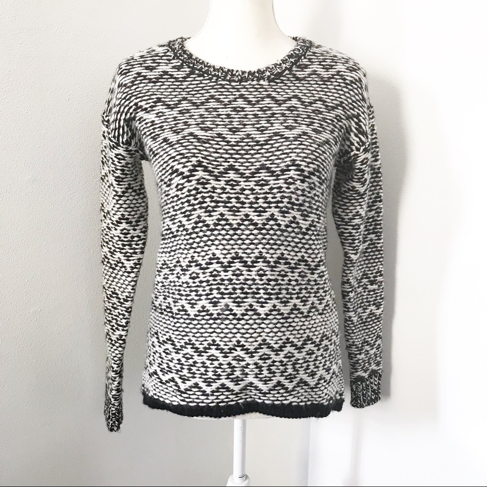 Ann Taylor Black and White Elliptical Stitch Sweater-Size Small